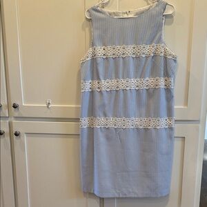 London‎ Times Size 14 blue & white seersucker with white embroidery
